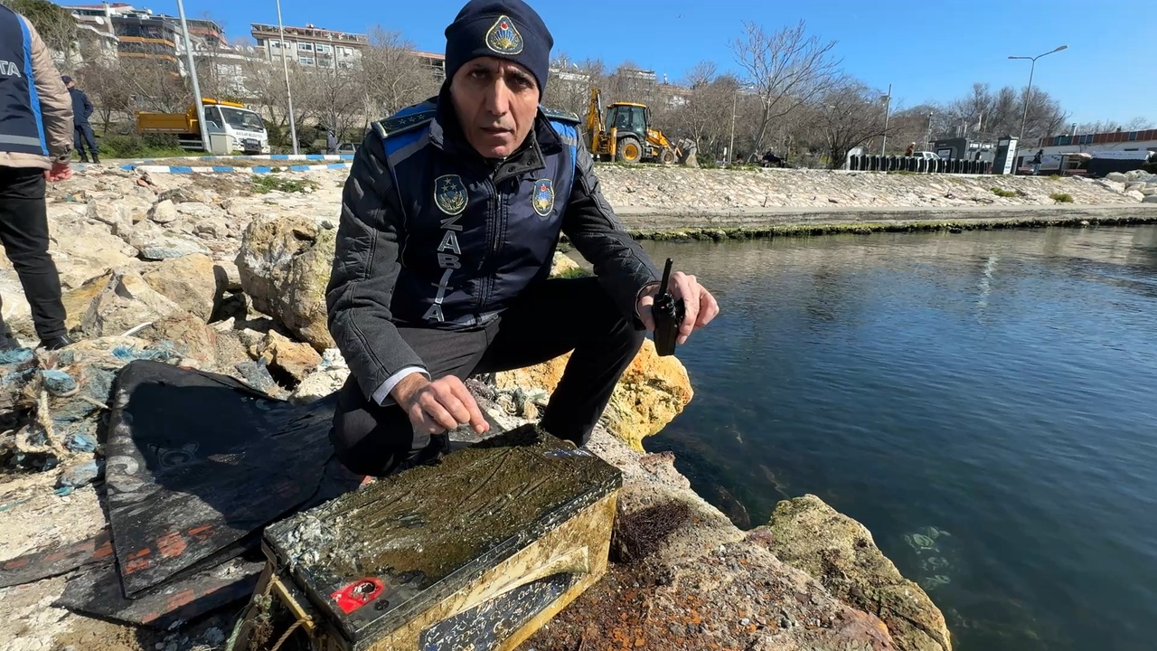 Avcılar'da Deniz Temizliği: Sahil Güvenlik Dalgıçları Görevde