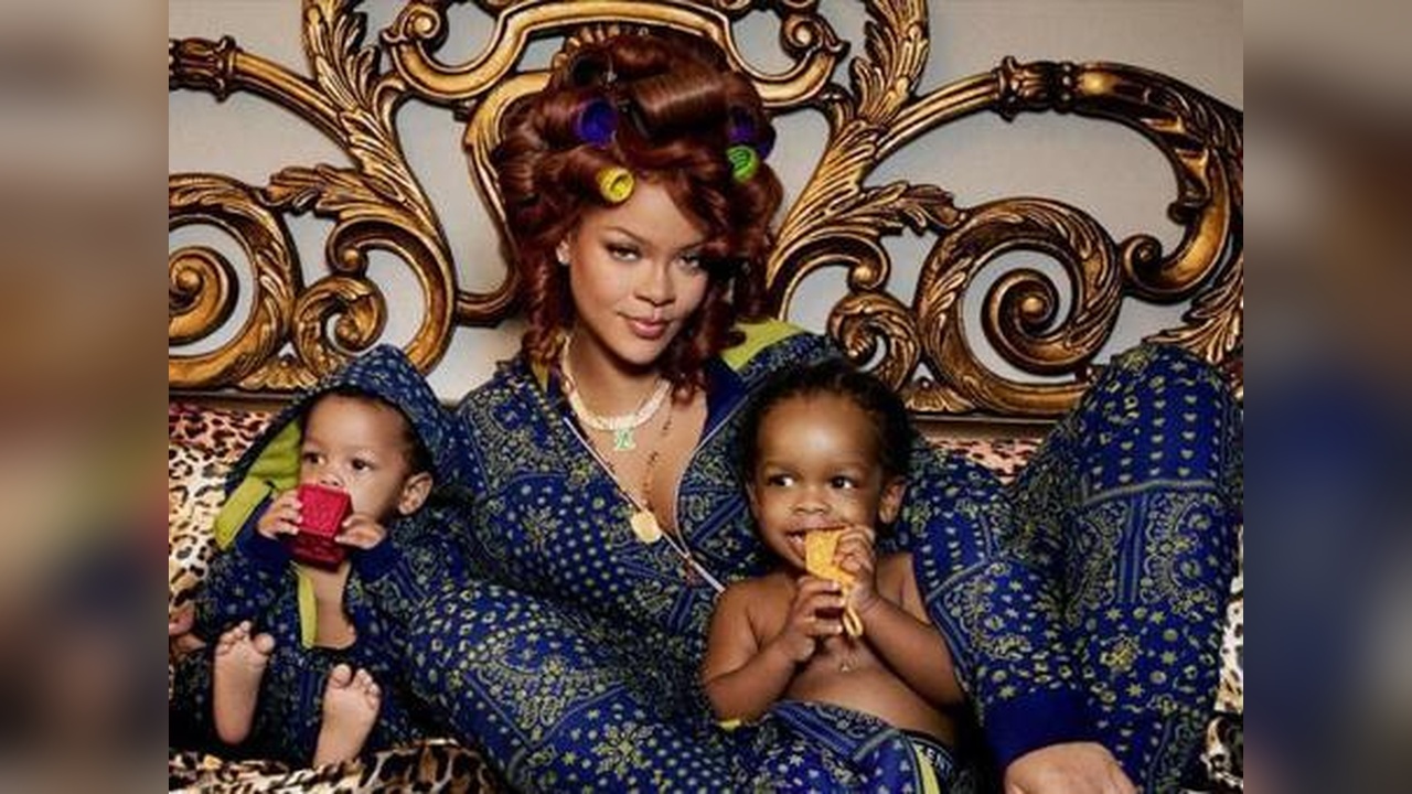 Rihanna, Doğum Anına Ait Fotoğrafları Paylaştı