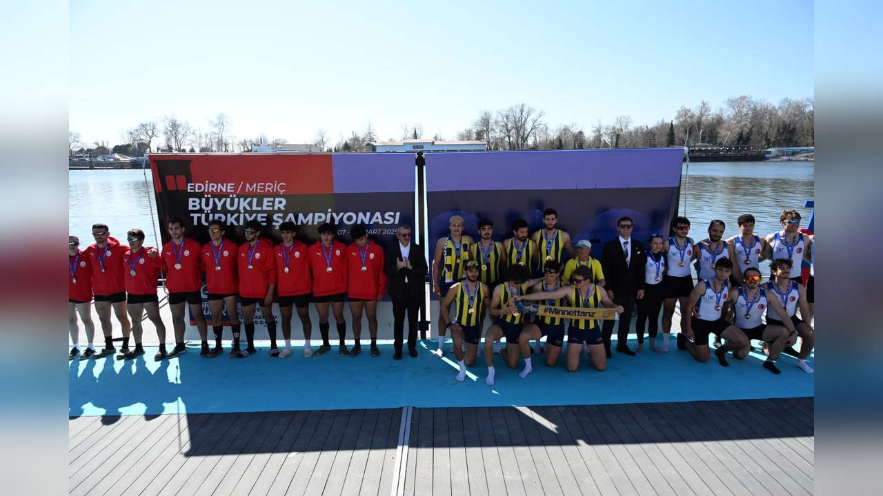 Fenerbahçe, Türkiye Kürek Şampiyonası'nda Zafer Elde Etti