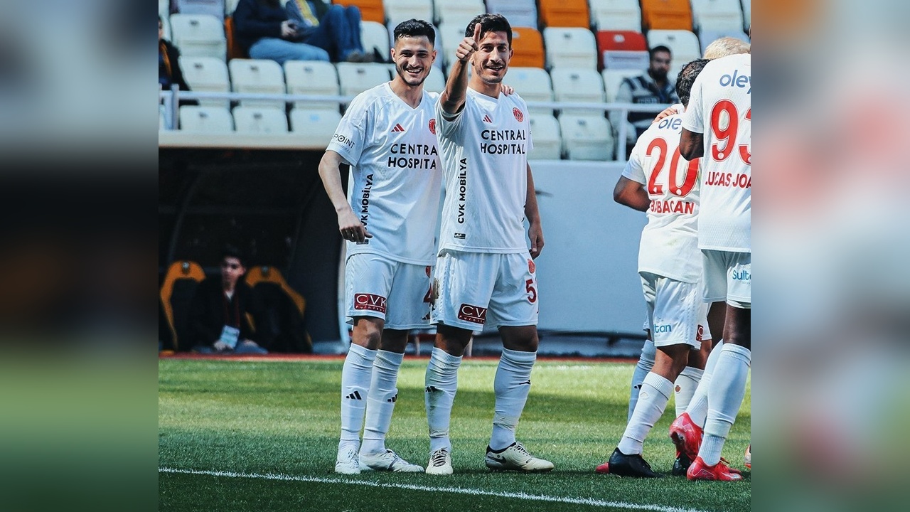 Ümraniyespor, Yeni Malatyaspor'u Farklı Geçti