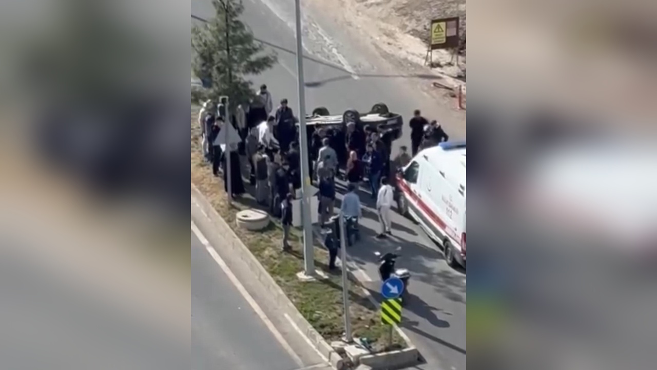 Takla atan otomobilde 6 kişi yaralandı