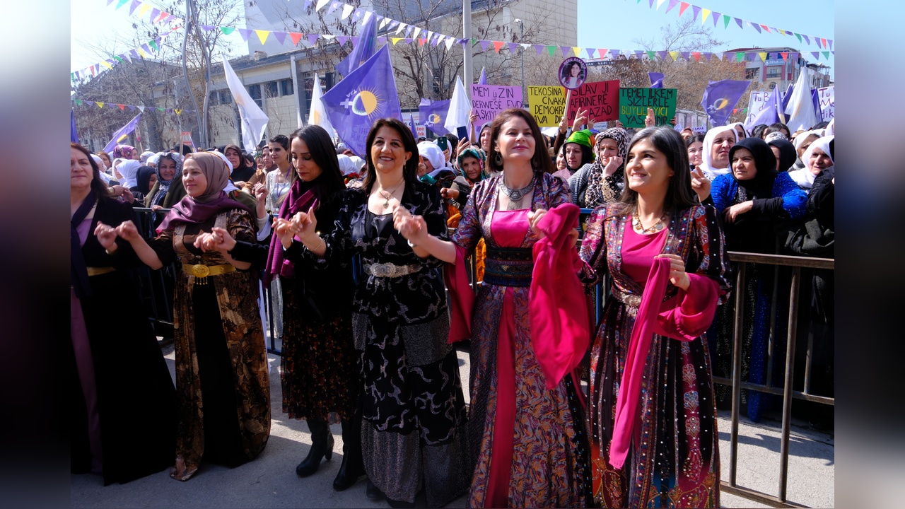 Buldan, Çağrıyı Destekleyeceklerini Açıkladı