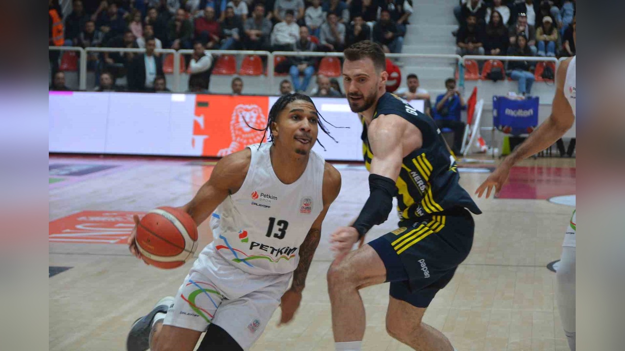 Fenerbahçe, Aliağa Petkimspor'u Mağlup Etti