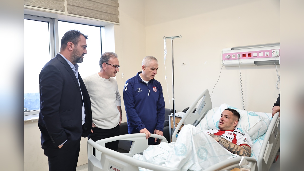 Sivasspor'un Rej Manaj'ı Hastaneye Yatırıldı