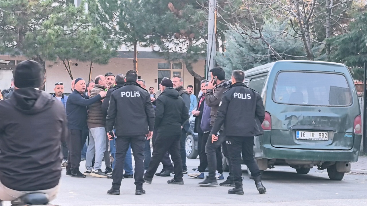 Borç-Alacak Anlaşmazlığı Kanlı Bitti: 3 Yaralı