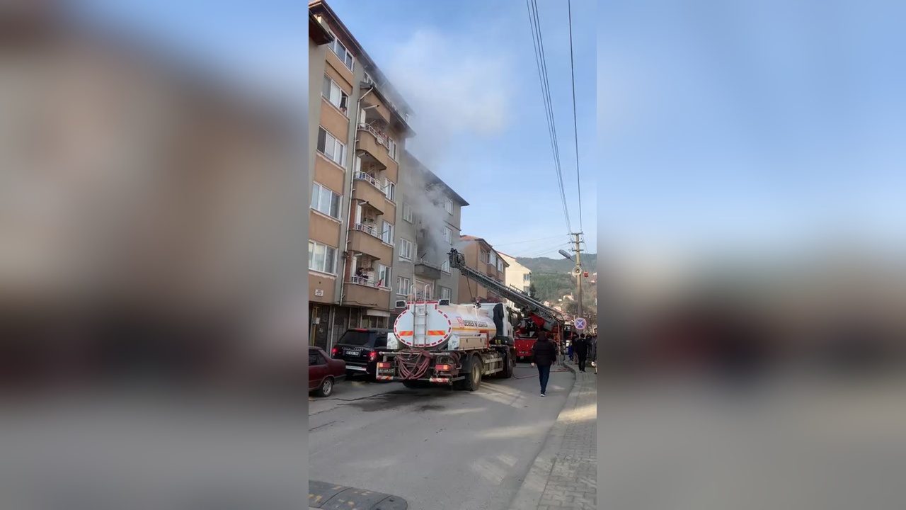 Futbol Antrenörü Ev Yangınında Hayatını Kaybetti