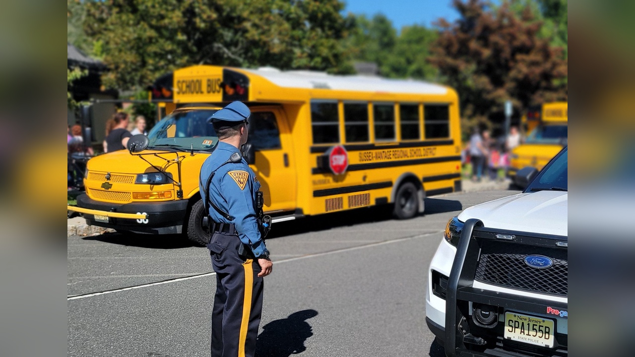 New Jersey'de Okul Otobüsü Devrildi: 15 Yaralı