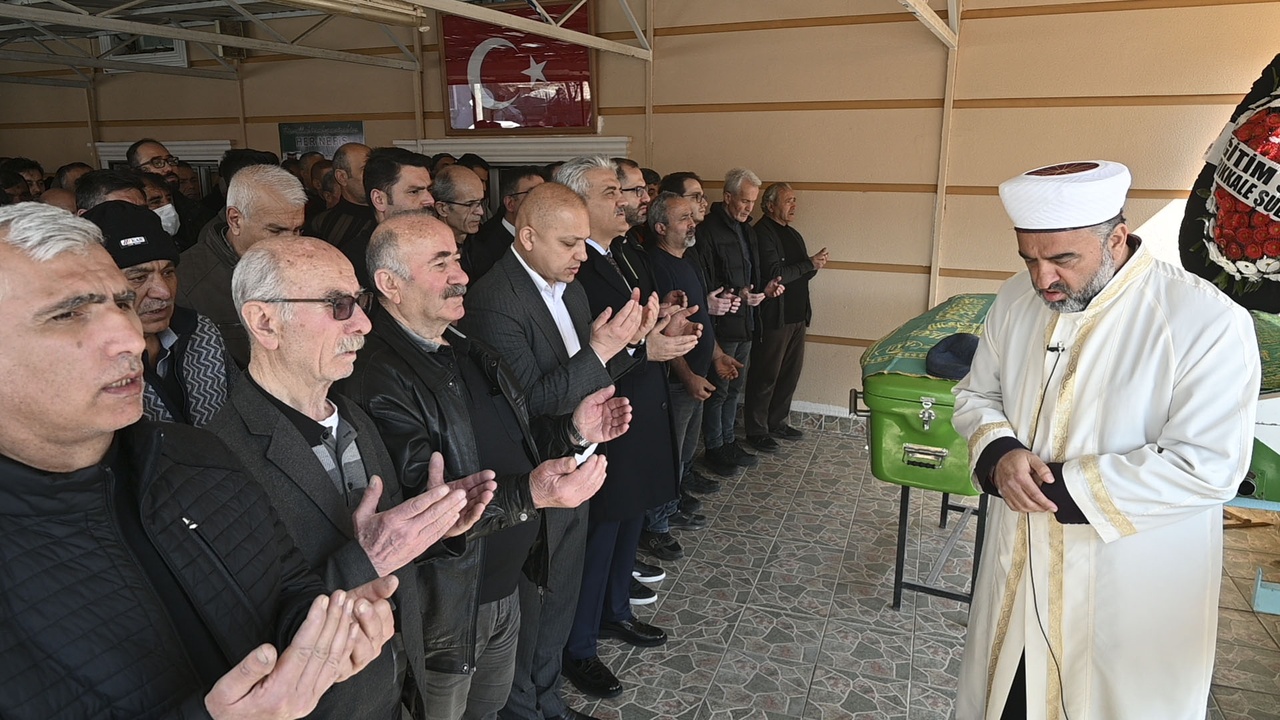 Kırıkkale'de Karbonmonoksit Zehirlenmesi Sonrası Baba ve Kızının Cenazesi Gerçekleşti