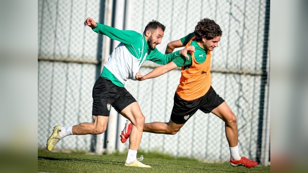 Bursaspor, Kuşadasıspor Maçına Hazırlanıyor