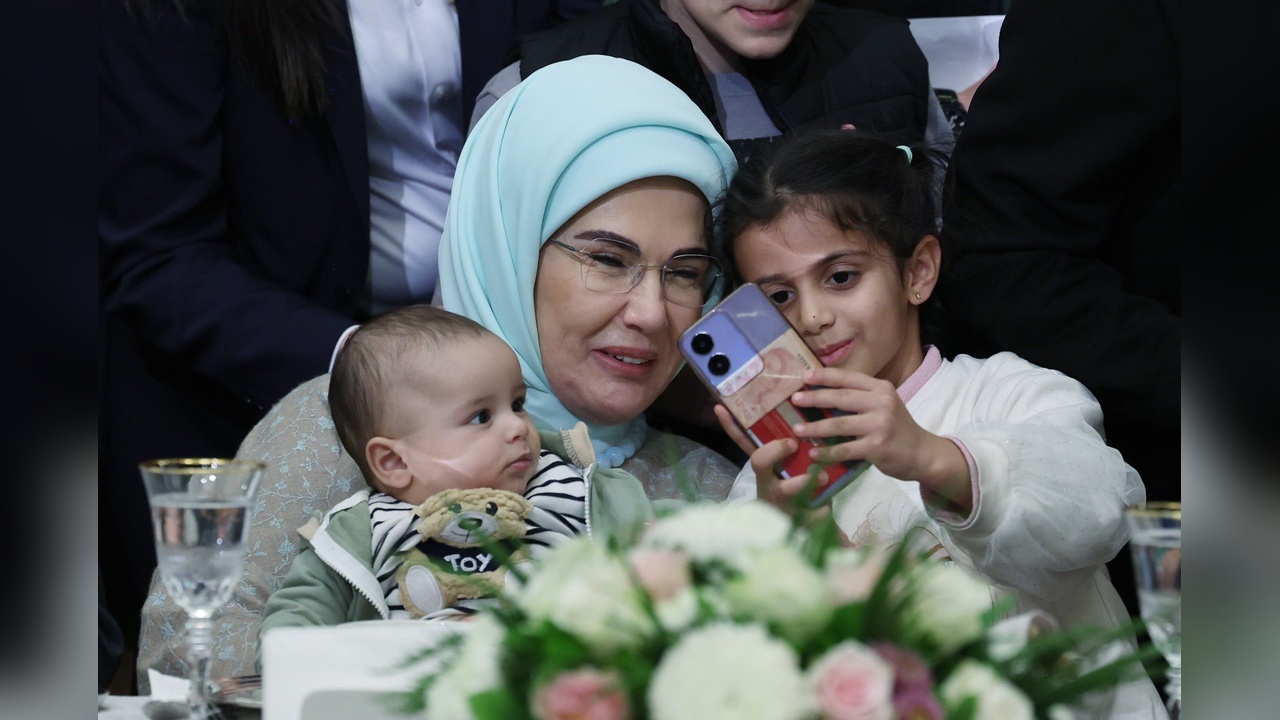 Emine Erdoğan, Filistinli Ailelerle İftar Yemeğinde Buluştu