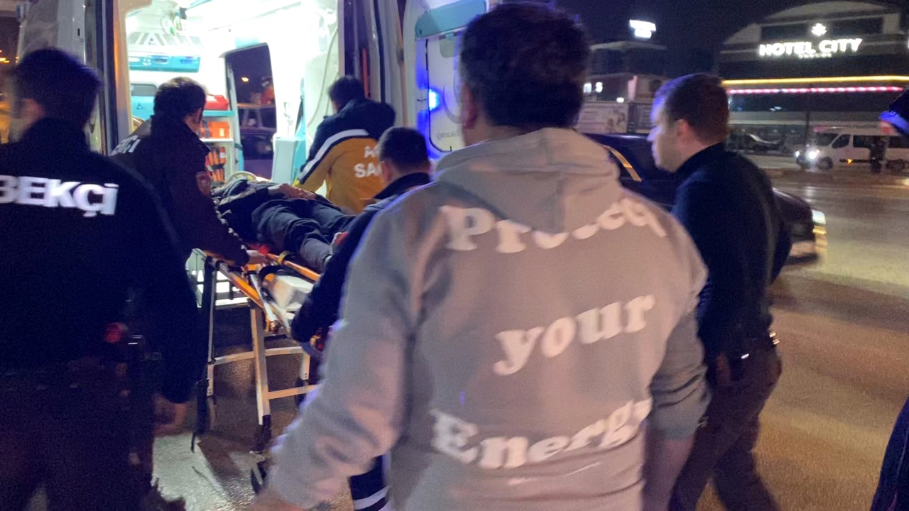 Bursa'da Trafik Kazası: Otomobil ve Motosiklet Çarpıştı