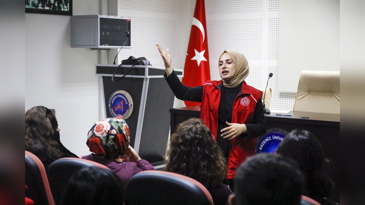 İletişim Engeli, İşaret Dili Uzmanlığına Götürdü