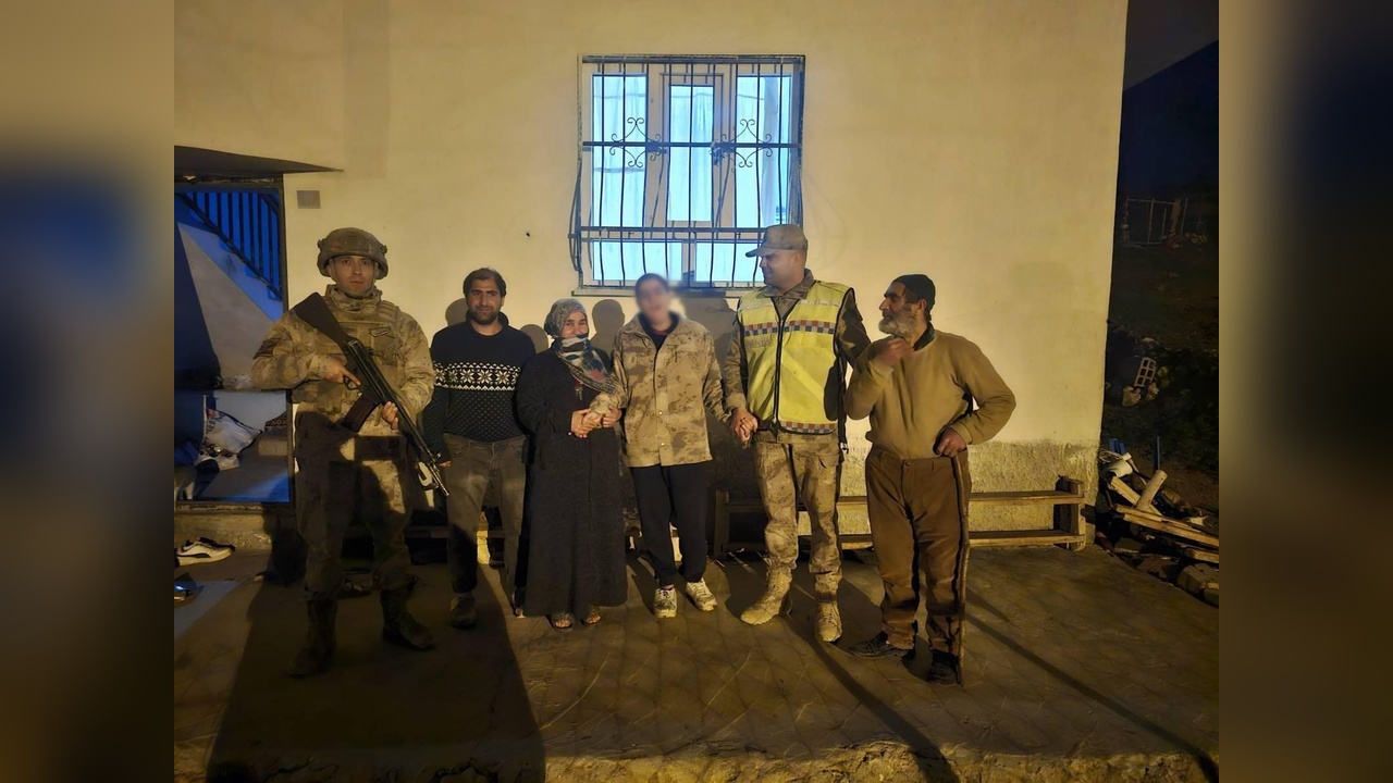 Jandarma, Kaybolan Engelli Çocuğu Buldu