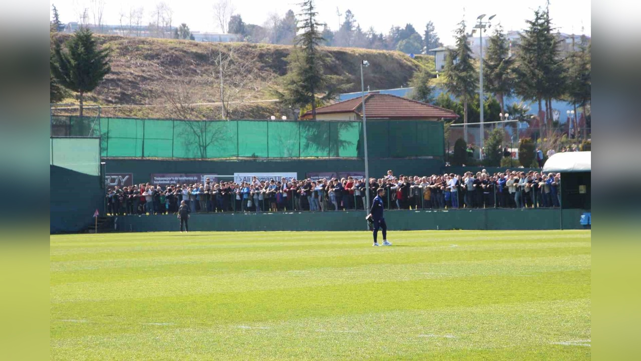 Trabzonspor, Fatih Tekke ile Taraftara Açık Antrenman Düzenledi