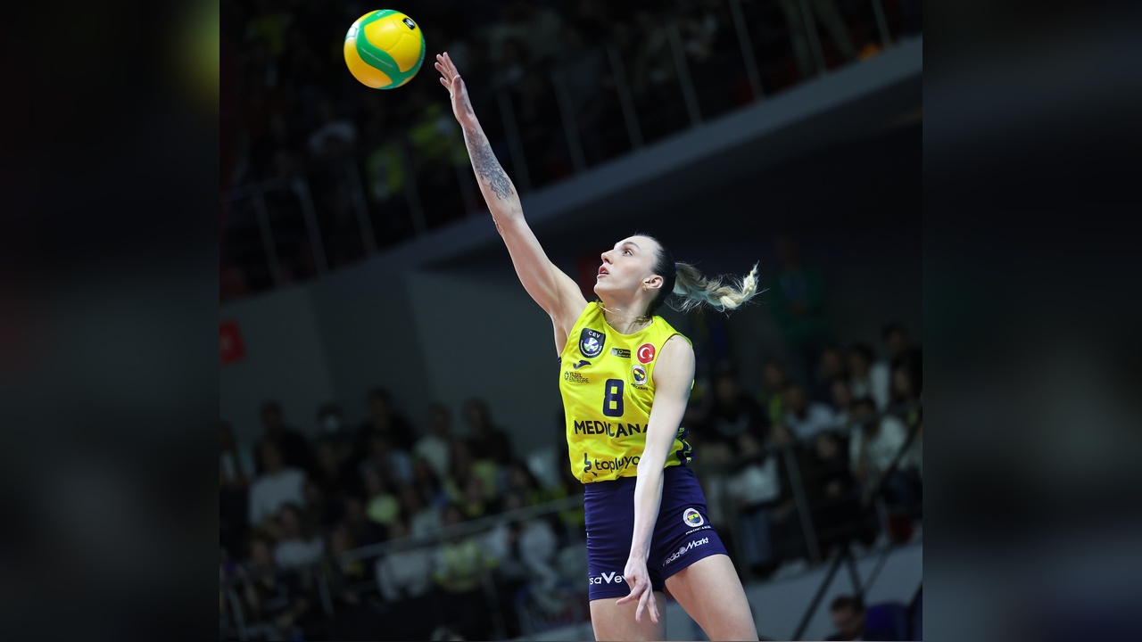 VakıfBank, Fenerbahçe Medicana'yı Altın Setle Geçti