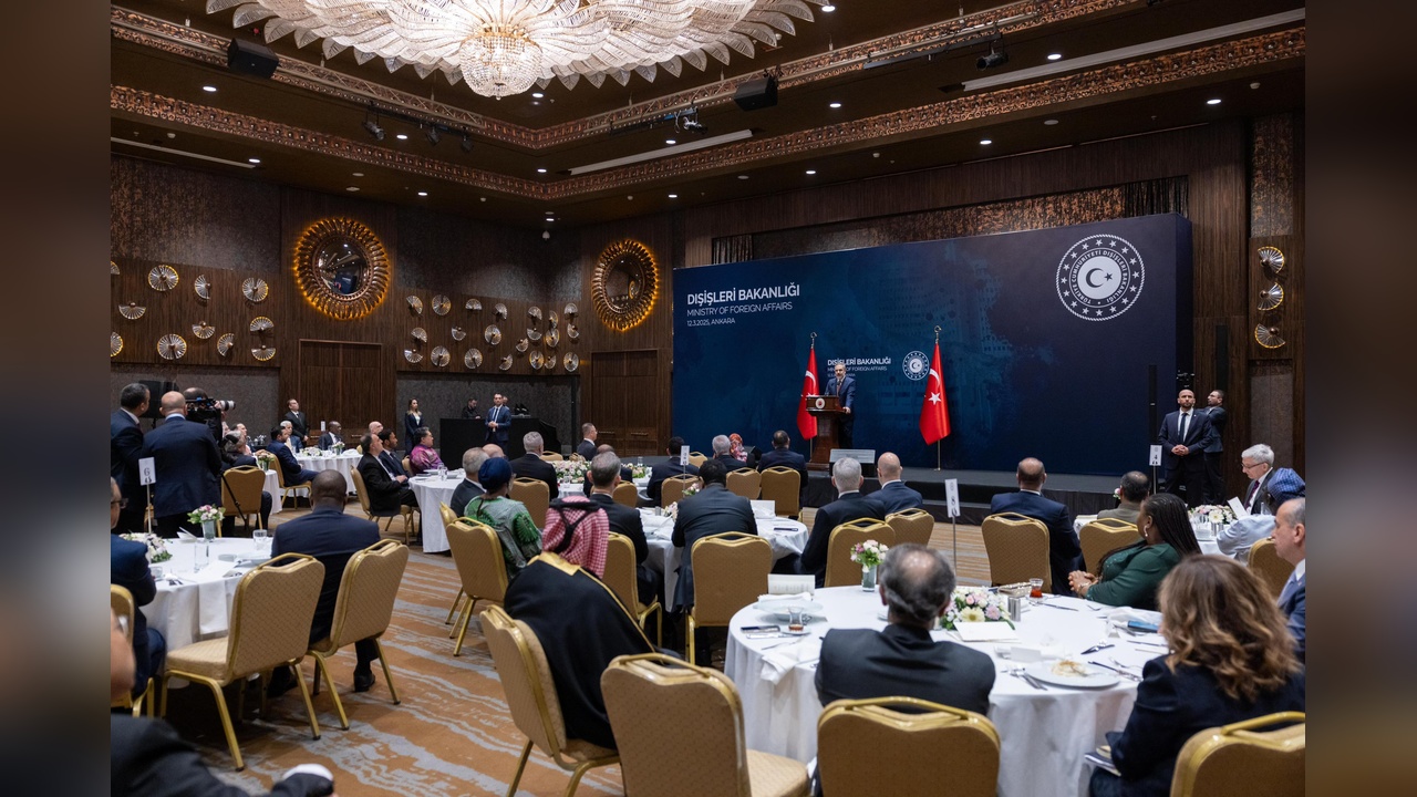 Bakan Fidan, İİT Büyükelçileriyle İftar Yemeğinde Buluştu
