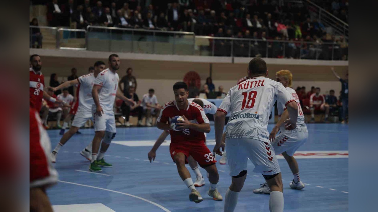 A Milli Hentbol Takımı, İsviçre'ye Yenildi