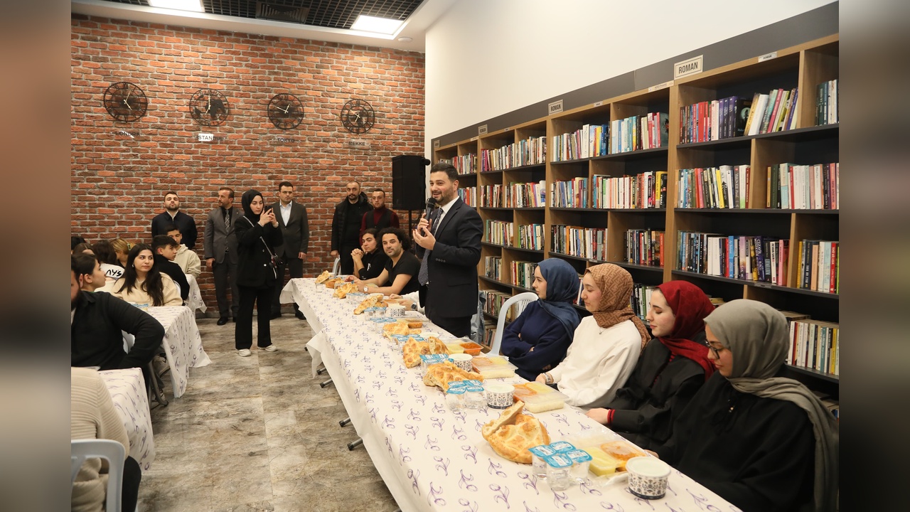 Kağıthane Belediyesi Gençler İçin İftar Programı Düzenliyor