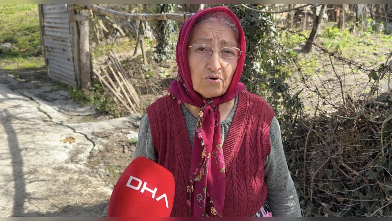 Mahallede Heyelan Sonucu Yol Çöktü