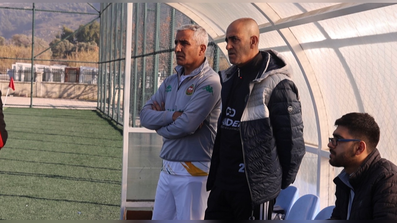 50 Yaş Üstü Futbolseverler Yeşil Sahalarda Buluştu