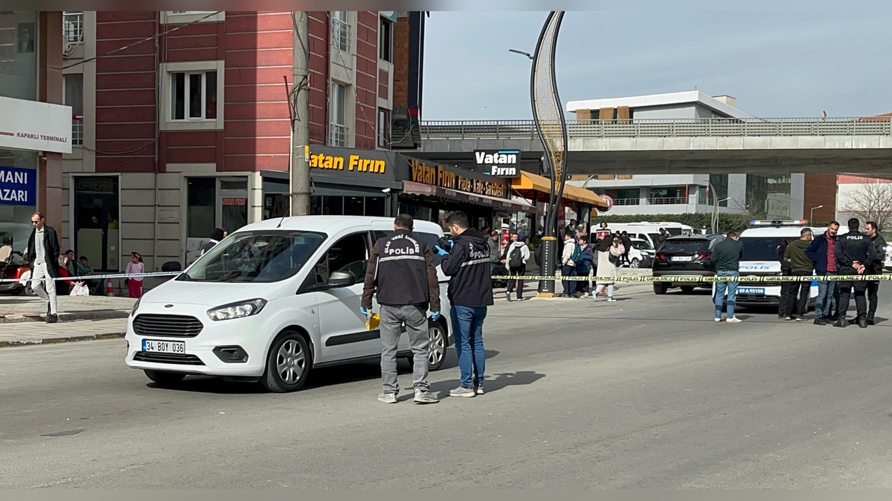 Motosikletli Saldırgan Emlakçıyı Vurdu: Ağır Yaralı