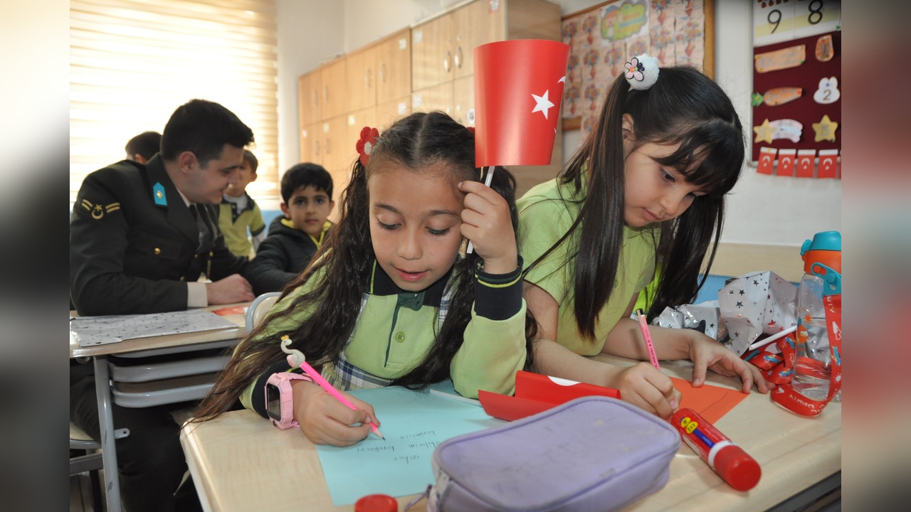 Mardin'deki Öğrencilerden Mehmetçik'e Mektup