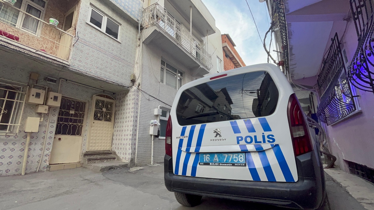 Tabanca Temizlerken Kaza: Genç Adam Çenesinden Yaralandı