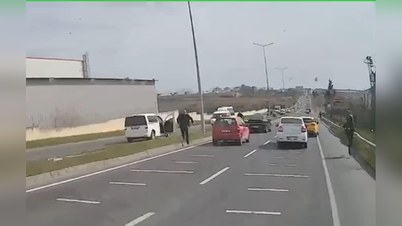 Motosikletli Saldırgan Emlakçıyı Vurdu
