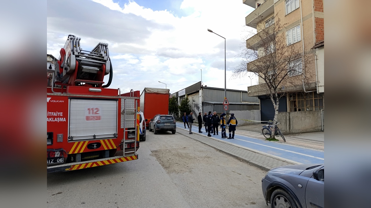 Kötü Koku İhbarı Üzerine Yapılan Kontrolde Bir Ceset Bulundu