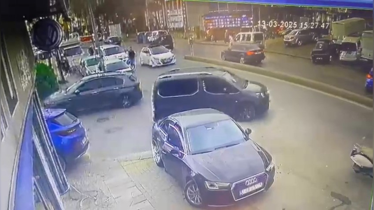 Esenler'de Zincirleme Trafik Kazası: 2 Yaralı