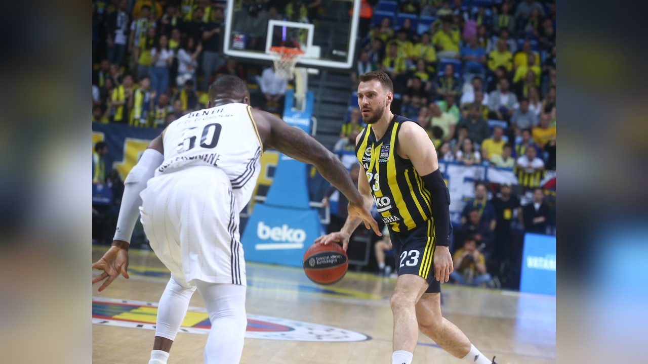 Fenerbahçe Beko, LDLC ASVEL'i 92-82 Yenerek Galibiyet Aldı