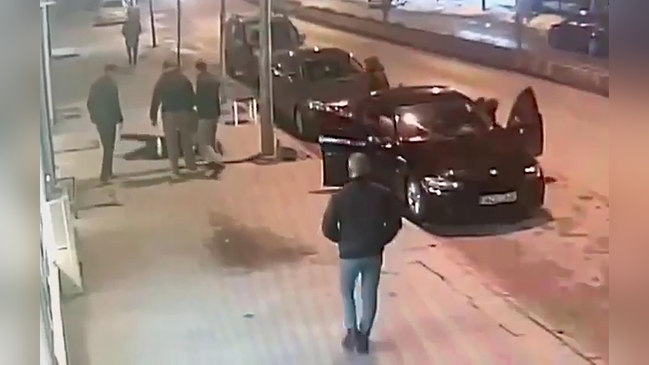 Park Yeri Tartışması Kanlı Bitti: Bir Kişi Bacağını Kırdı