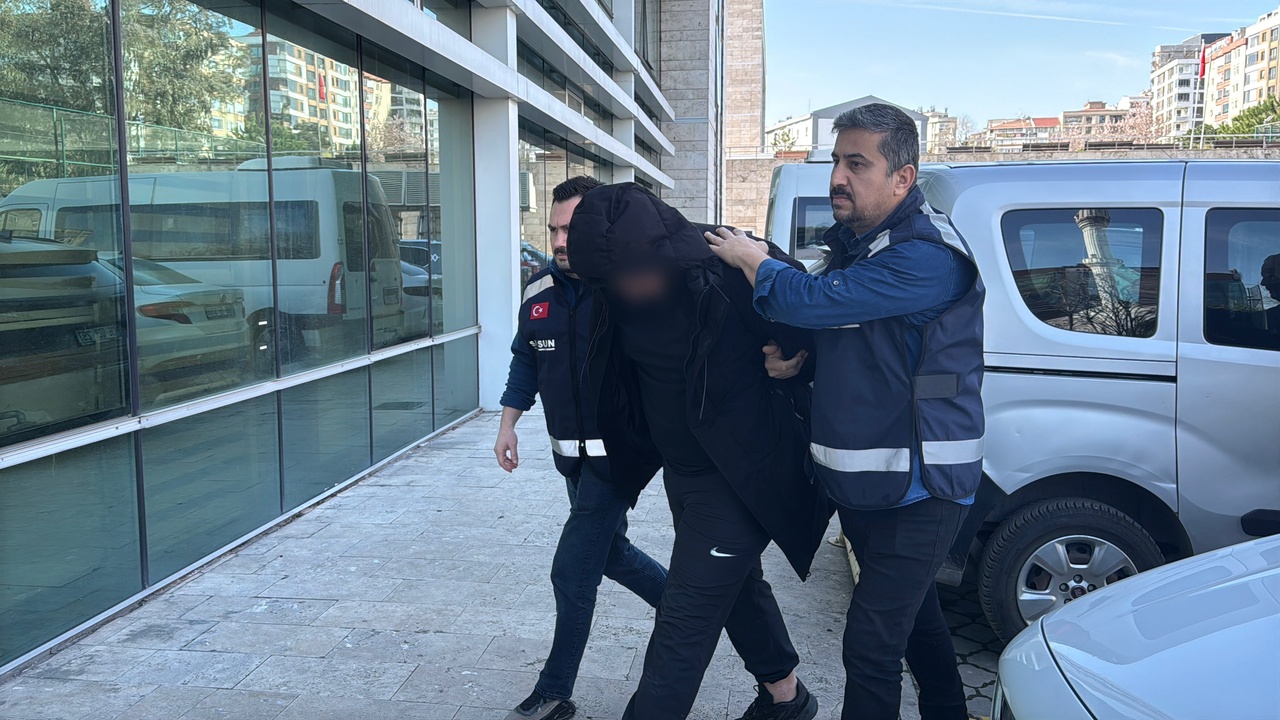 Eğlence Mekanında Silah Bulunan Şüpheli Gözaltına Alındı