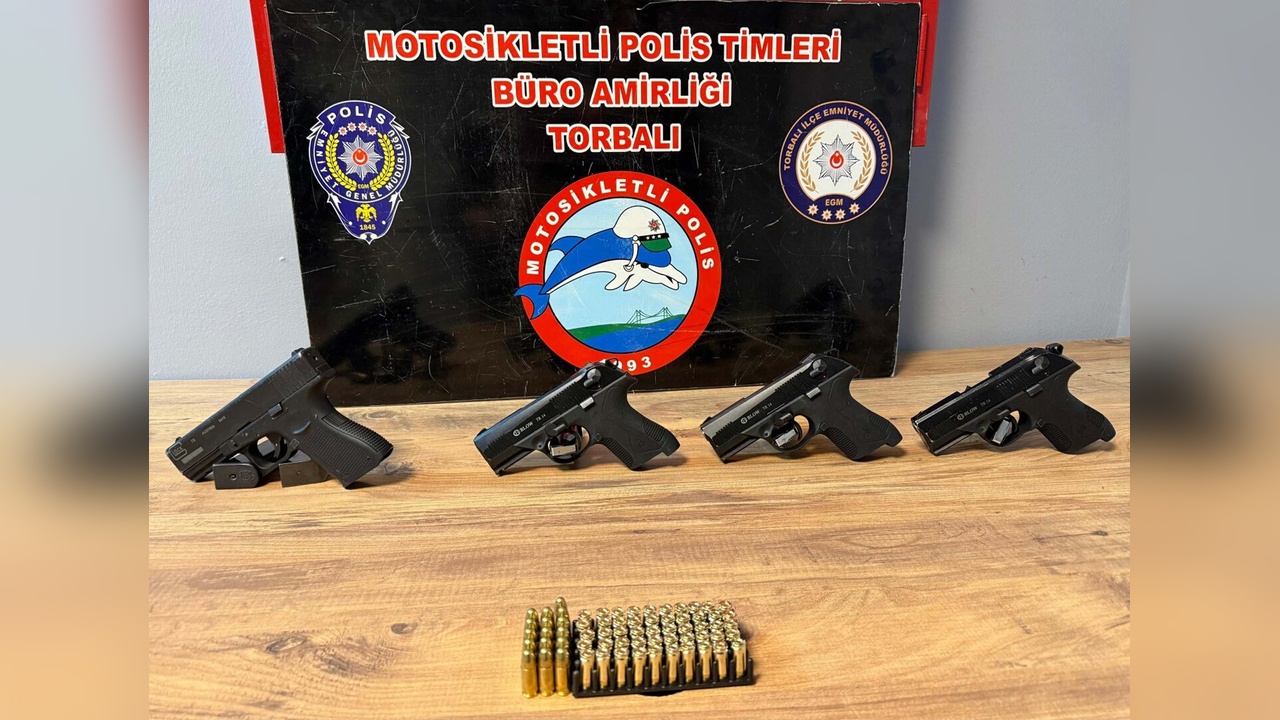 Tarlada bulunan çuvalda 4 tabanca ele geçirildi