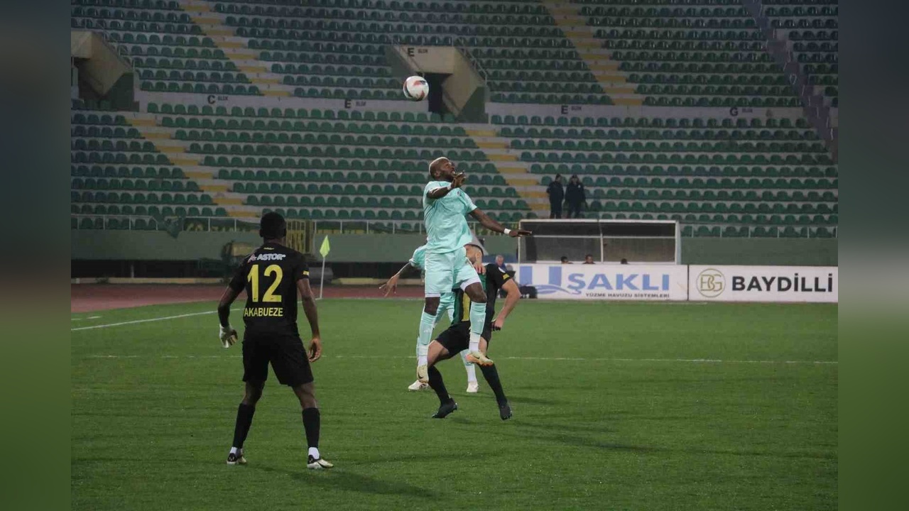 Trendyol 1. Lig'de Şanlıurfaspor ve Esenler Erokspor Beraberlikte Sıkıştı