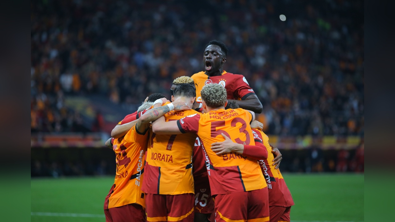 Galatasaray, Antalyaspor'u 4-0 Mağlup Etti
