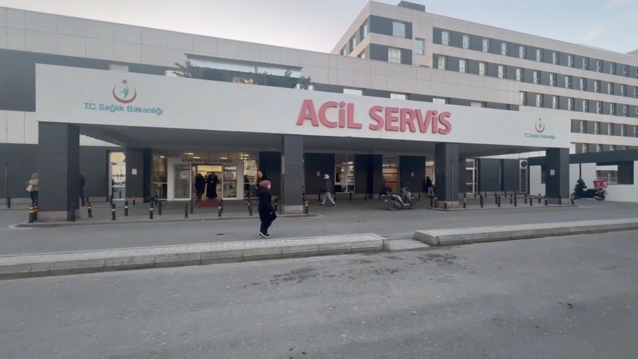 Kartal'da 102 Öğrenci Zehirlenme Şüphesiyle Hastaneye Başvurdu