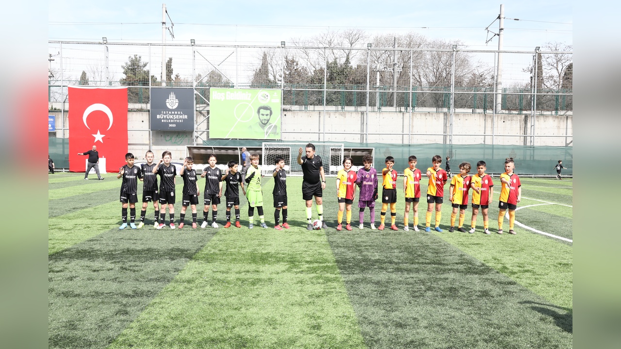 Metin Kurt Futbol Turnuvası'nda Efsane İsimler Bir Araya Geldi
