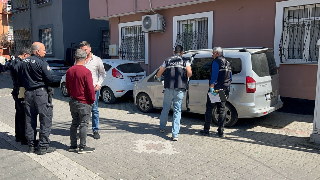 Boşanma Sürecindeki Adamın Ailesine Saldırısı: 1 Ölü, 3 Yaralı