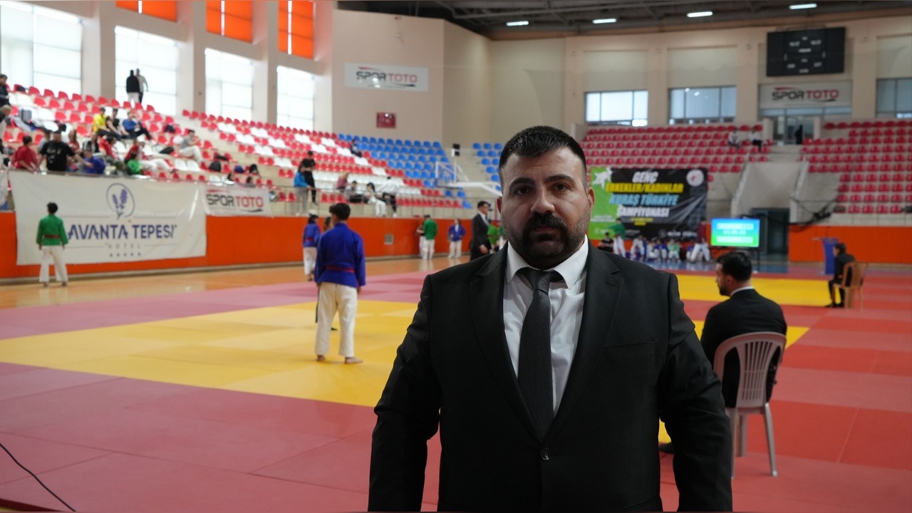 Burdur'da Gençler Türkiye Kuraş Şampiyonası Düzenleniyor