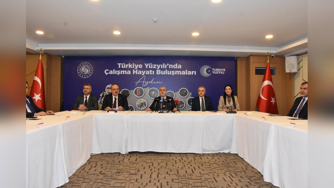 Bakan Işıkhan, Türkiye'nin Geleceği İçin Birlikte Çalışma Vurgusu Yaptı