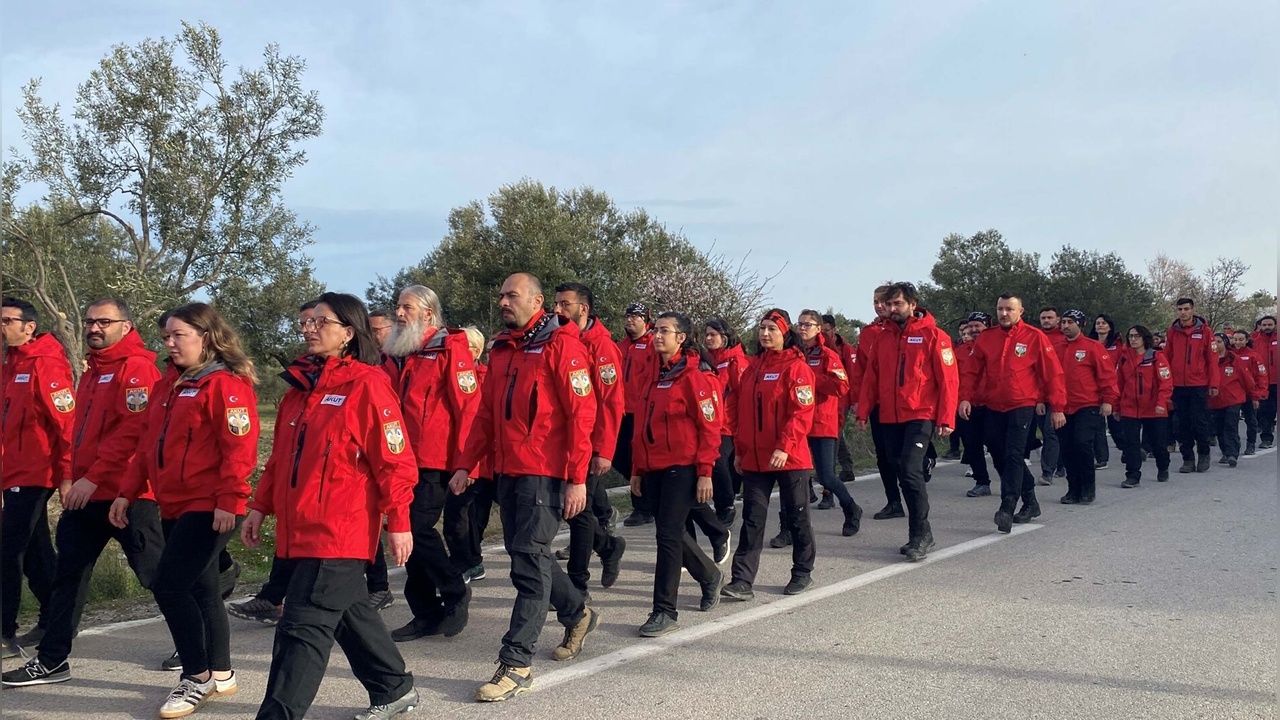 AKUT, Çanakkale'de 18 Mart İçin Yürüyüş Düzenledi