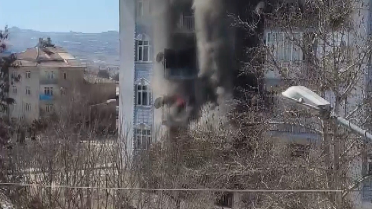 Zemin Kattaki Dairede Yangın Çıktı