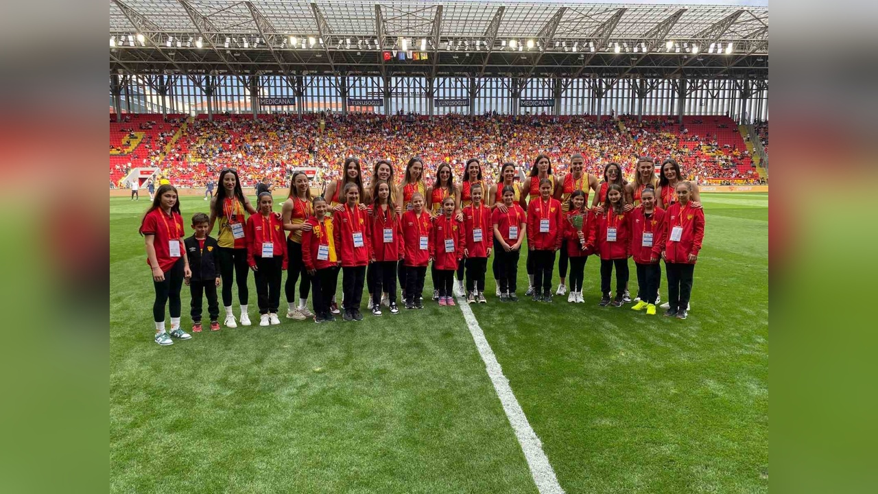 Göztepe Kadın Voleybol Takımı Şampiyonluk Coşkusunu Yeşil Sahada Yaşadı