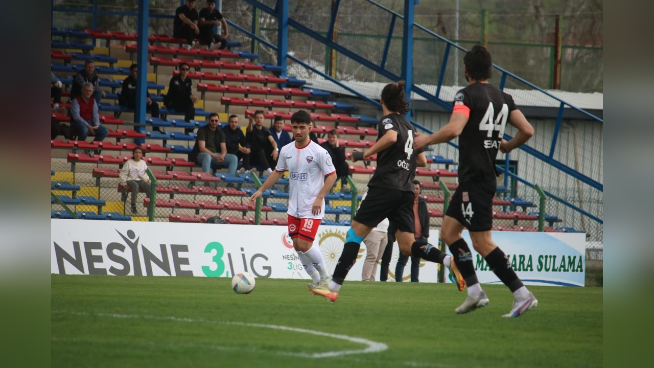 Mustafakemalpaşaspor ve Ayvalıkgücü Belediyespor Berabere Kaldı