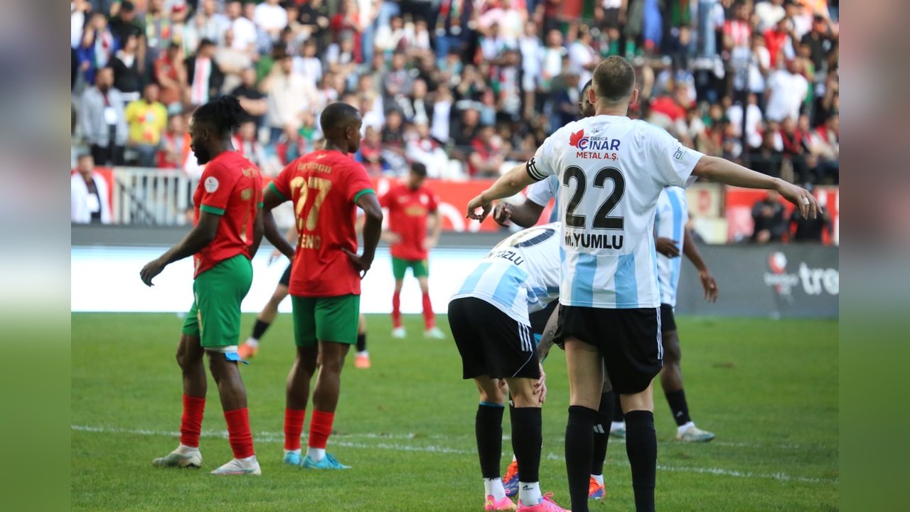 Erzurumspor FK, Amed Sportif Faaliyetler'i 2-1 Mağlup Etti