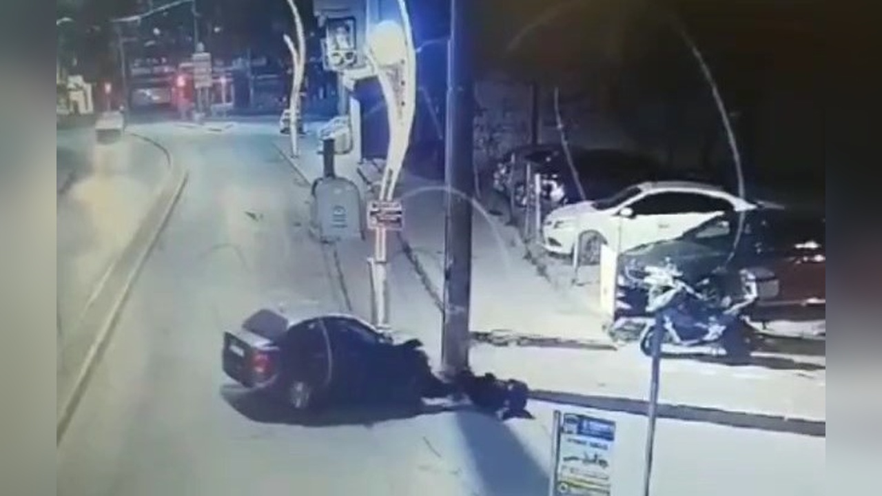 Otomobilin Çarptığı İşitme Engelli Hastaneye Bırakıldı, Sürücü Kaçtı