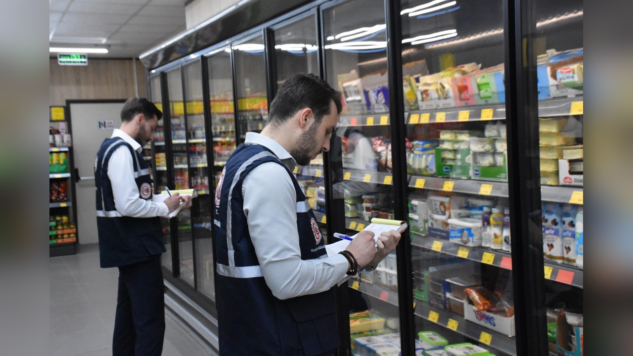 İzmir'de Bayram Öncesi Fiyat Denetimleri Başladı