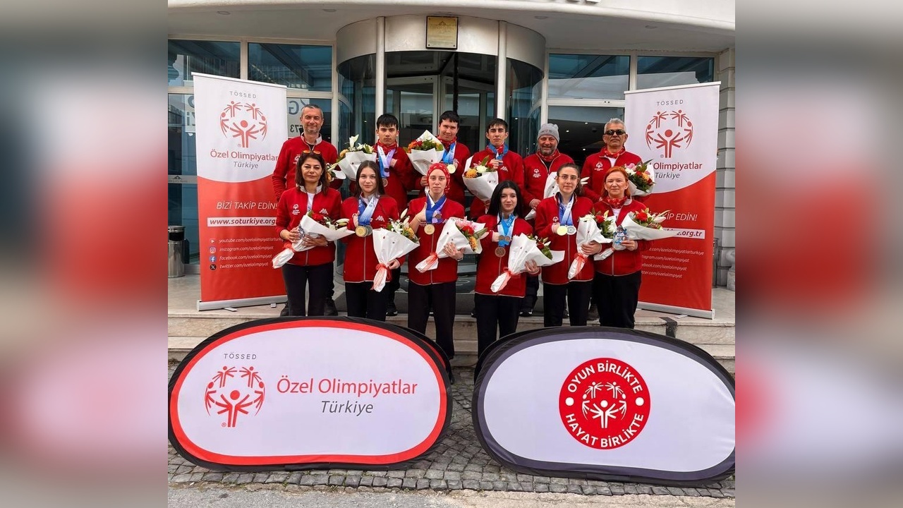 Türkiye'nin Özel Olimpiyat Takımı Yurda Döndü