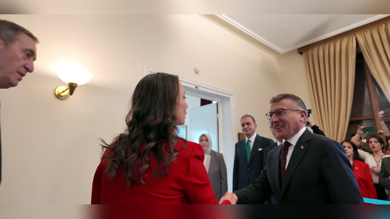 DEM Partisi Heyeti, AK Parti Grubunu Ziyaret Etti